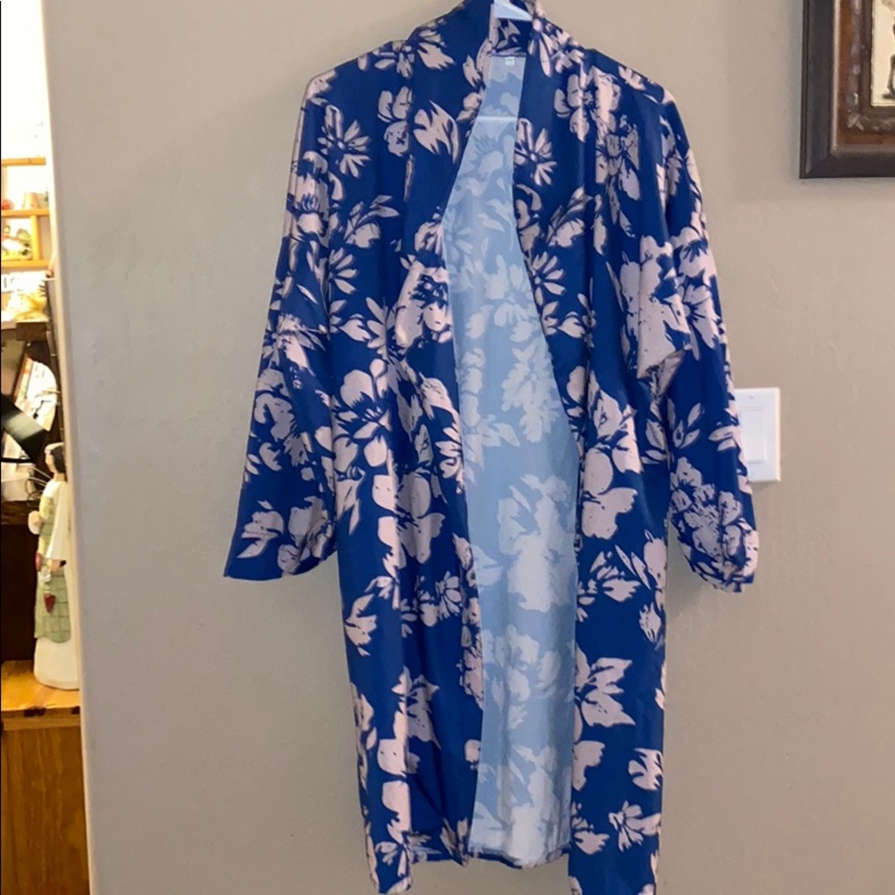 light weight robe perfect for getting ready